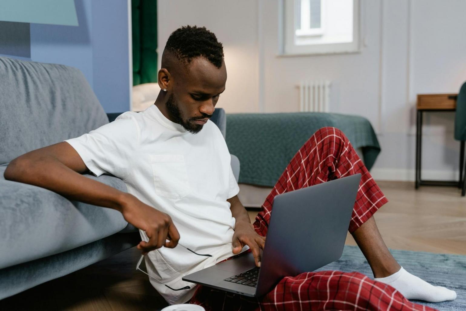 KI-gestützte Grafikgestaltung und digitale Kunstproduktion